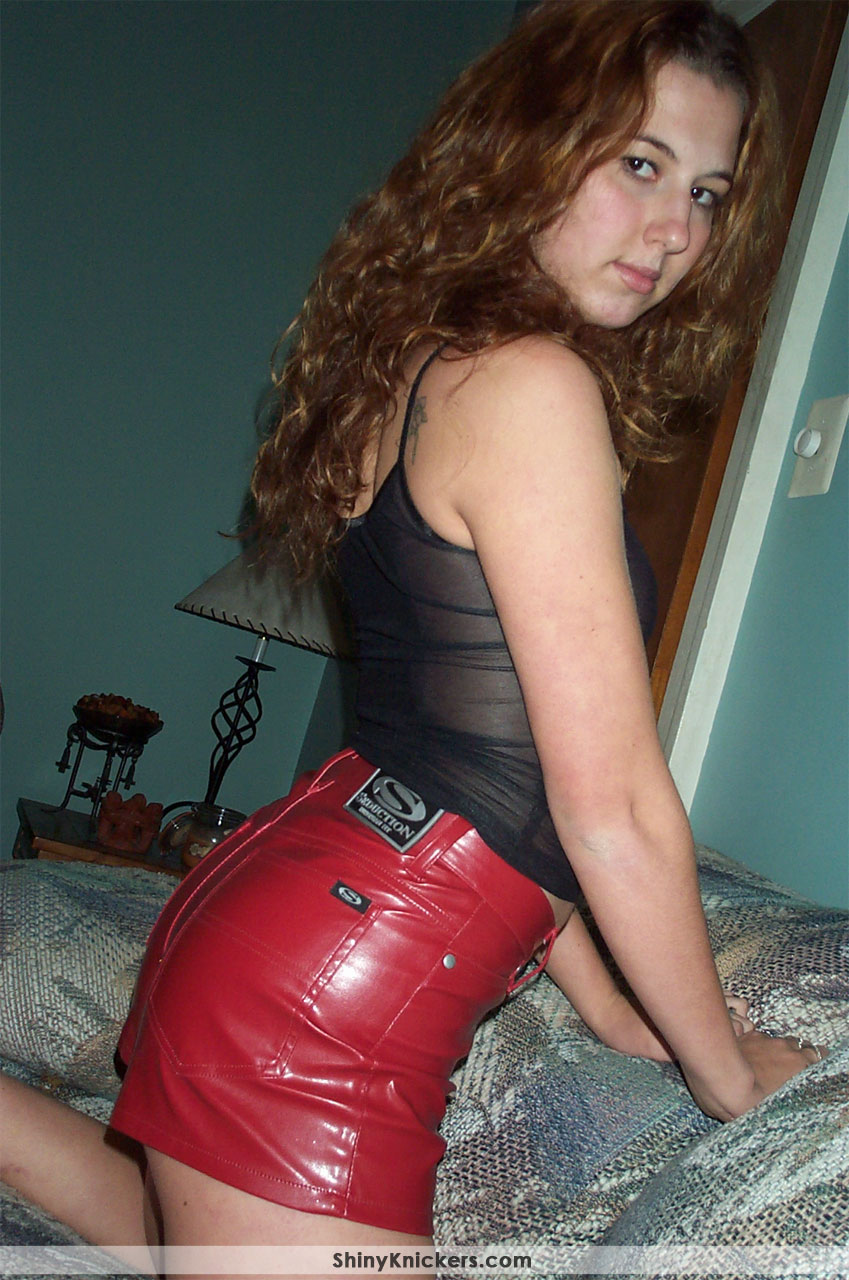 https://pantiespics.net/galleries/haven-excitedly-strips-her-shiny-red-pants-on-the-couch/09.jpg
