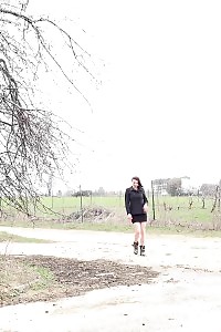 Magnificent Cutie Victoria Daniels Squats To Piss