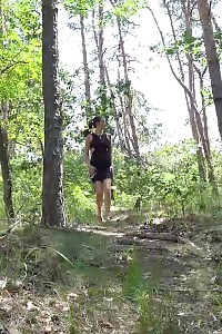 Ali Bordeaux Relieves Her Urine Desperation Outside